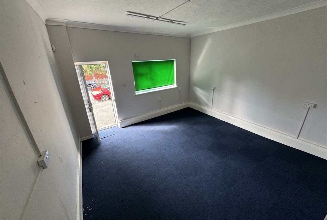 14 Cranford Crescent, Rhos On Sea, Colwyn Bay to rent Interior Photo- Image 1 of 3