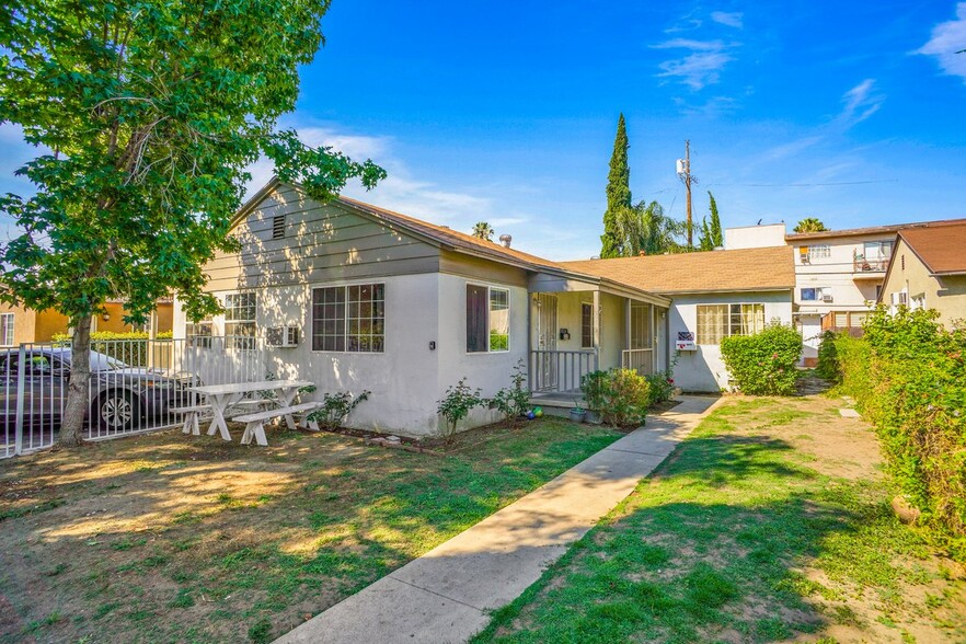 8843 Tilden Ave, Panorama City, CA for sale - Primary Photo - Image 1 of 32