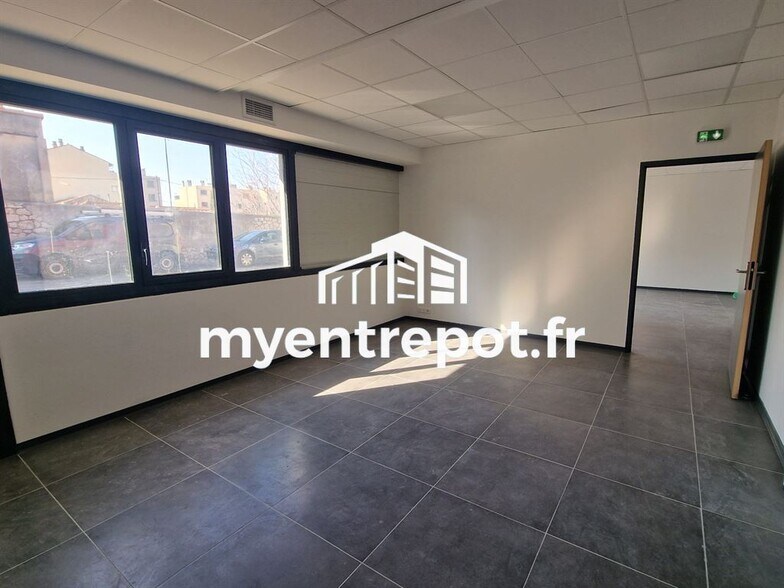 Industrial in Marseille to rent - Interior Photo - Image 3 of 5