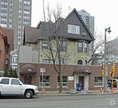 1700 N Farwell Ave, Milwaukee, WI for rent Building Photo- Image 1 of 3