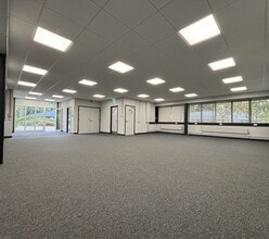 Pool Rd, Newtown to rent Interior Photo- Image 1 of 1
