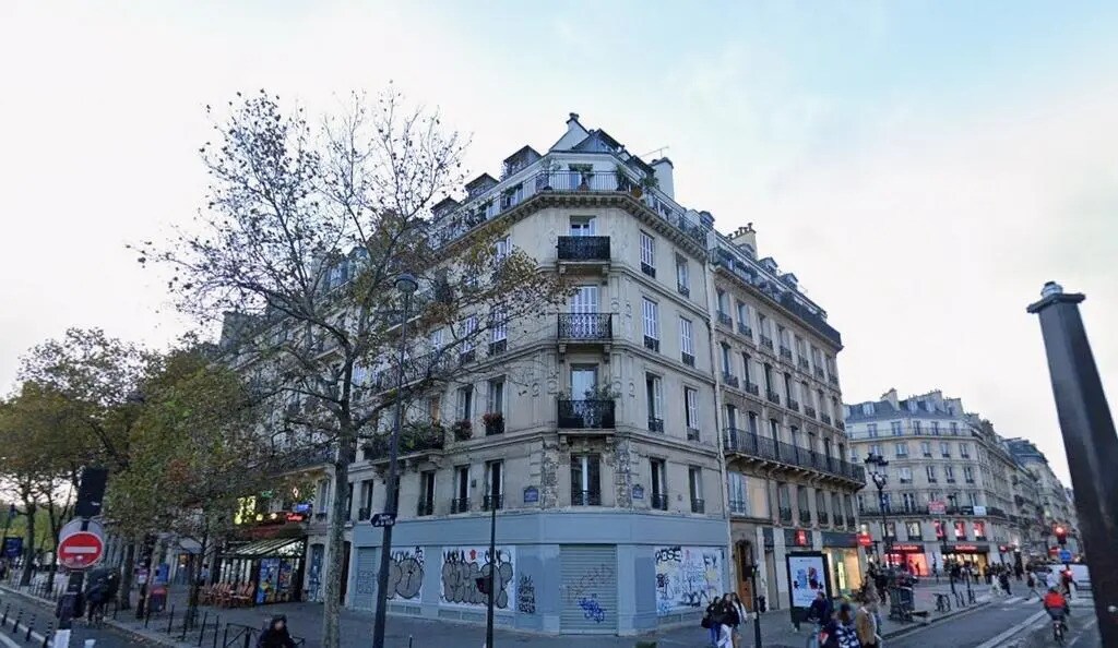 Retail in Paris for sale Building Photo- Image 1 of 5