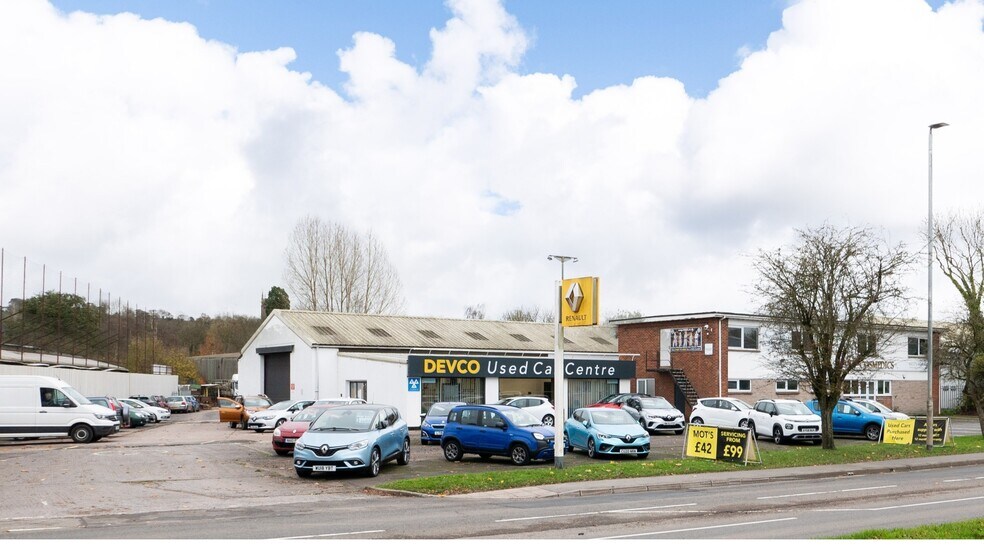 Kennedy Way, Tiverton to rent - Primary Photo - Image 1 of 7