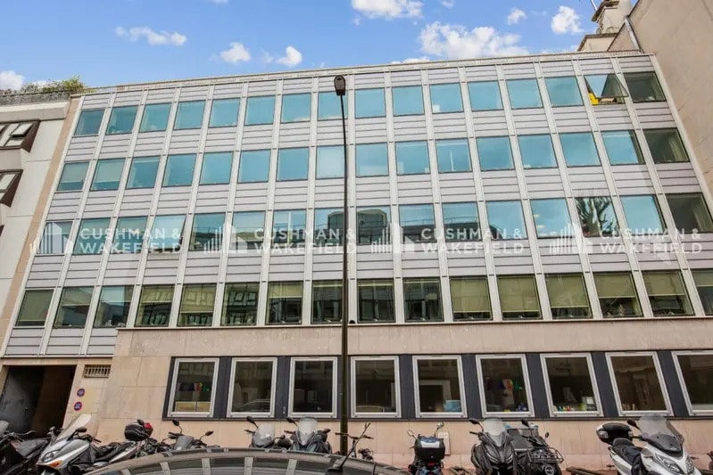 Office in Levallois-Perret to rent - Building Photo - Image 3 of 8
