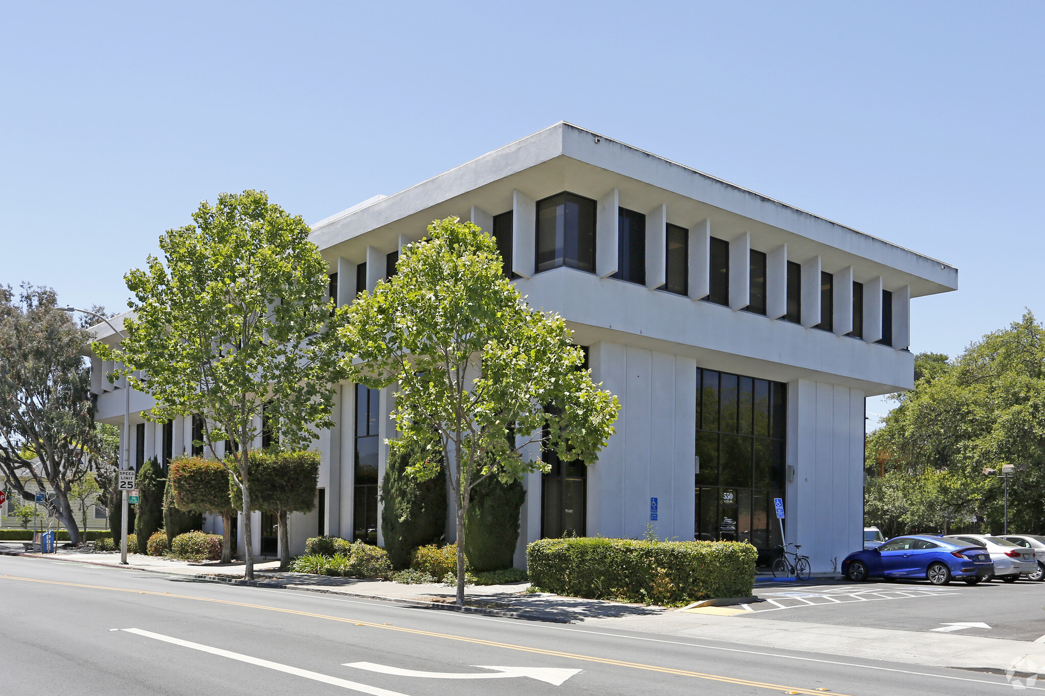 550 S California Ave, Palo Alto, CA for rent Building Photo- Image 1 of 3