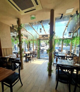 More details for 47 Boulevard Henri IV, Paris - Retail to Rent