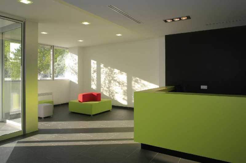 4 Rue Paul Dautier, Vélizy-Villacoublay to rent Building Photo- Image 1 of 2