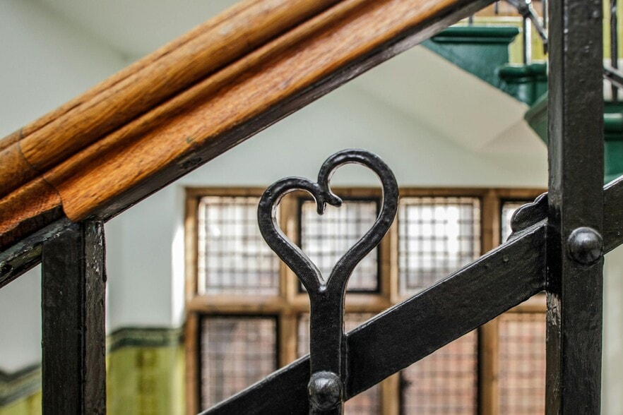 20-21 Staple Inn, London to rent - Building Photo - Image 3 of 5