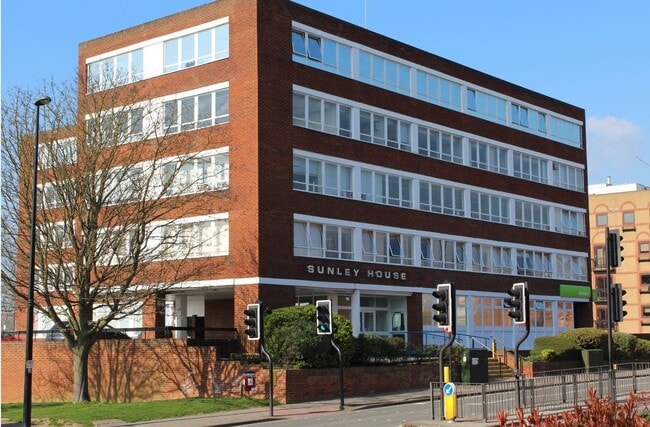 More details for Oxford Rd, Aylesbury - Office to Rent