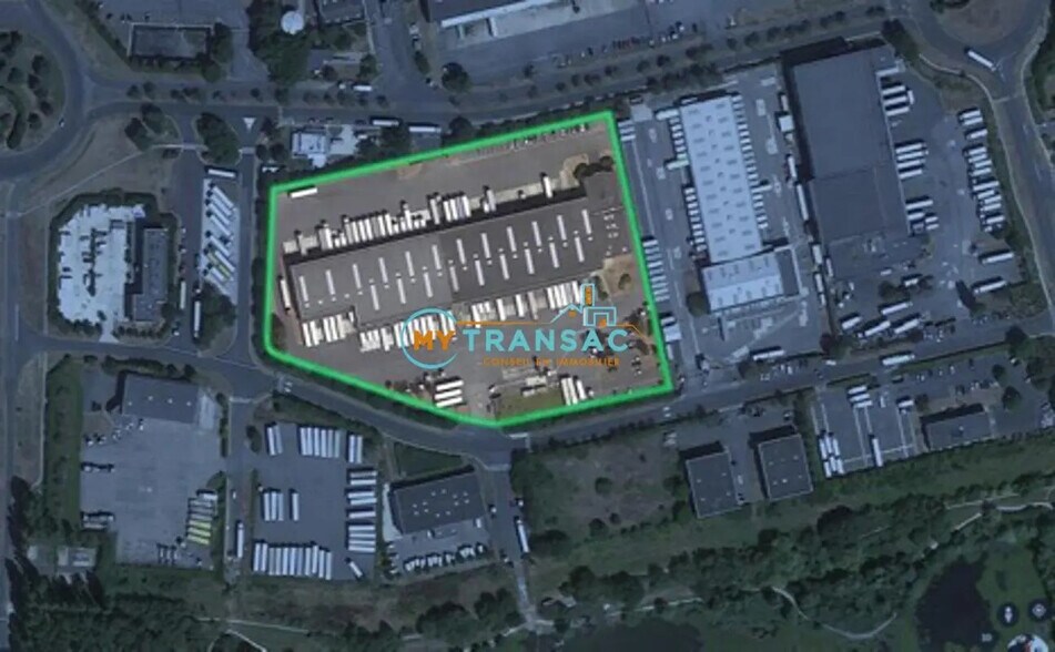 Light Industrial in Lieusaint to rent - Building Photo - Image 2 of 9