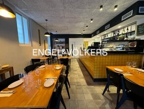 Retail in Barcelona, Barcelona to rent Interior Photo- Image 2 of 5