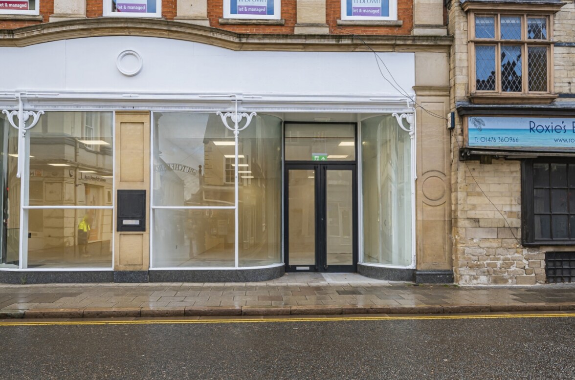 10 High St, Grantham to rent Building Photo- Image 1 of 7