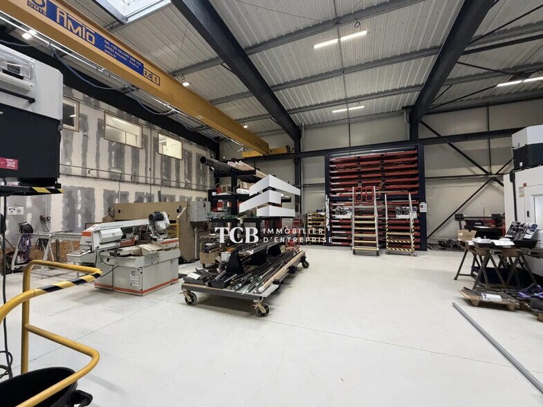 Light Industrial in Saint-Aignan-Grandlieu to rent - Interior Photo - Image 3 of 8