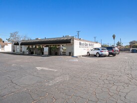 Wood-Dale Markets - Commercial Property