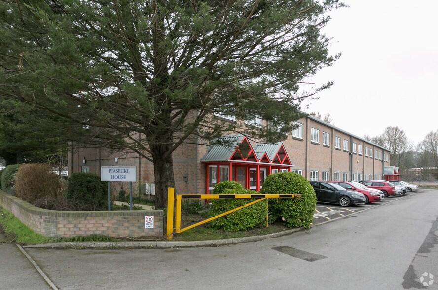 Watercombe Business Park portfolio of 2 properties for sale on LoopNet.co.uk - Primary Photo - Image 2 of 2