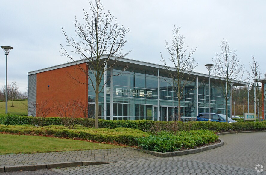 Centennial Ave, Borehamwood for sale - Primary Photo - Image 1 of 1