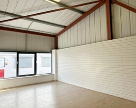 17-23 Broughton Ln, Manchester to rent Interior Photo- Image 2 of 5