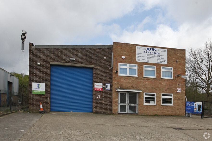 Farthing Rd, Ipswich to rent - Building Photo - Image 2 of 2