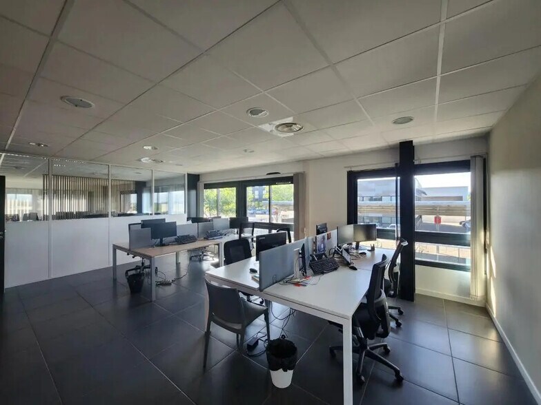 Office in Montpellier to rent - Interior Photo - Image 2 of 14