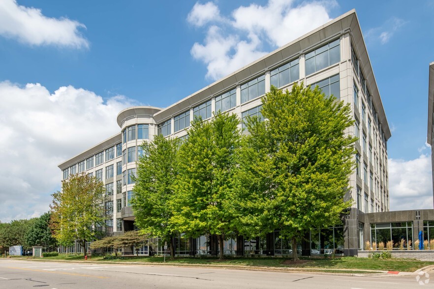 9600 W Bryn Mawr Ave, Rosemont, IL for rent - Building Photo - Image 1 of 19