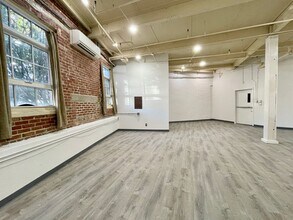 3502 SCOTTS Ln, Philadelphia, PA for rent Building Photo- Image 2 of 4