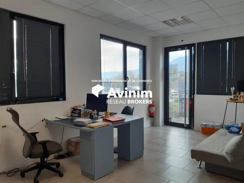 Location Bureaux 60 m² - Photo 1