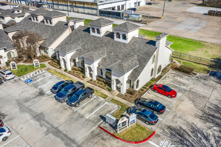 12802 Willow Centre Dr, Houston, TX for sale - Building Photo - Image 1 of 61