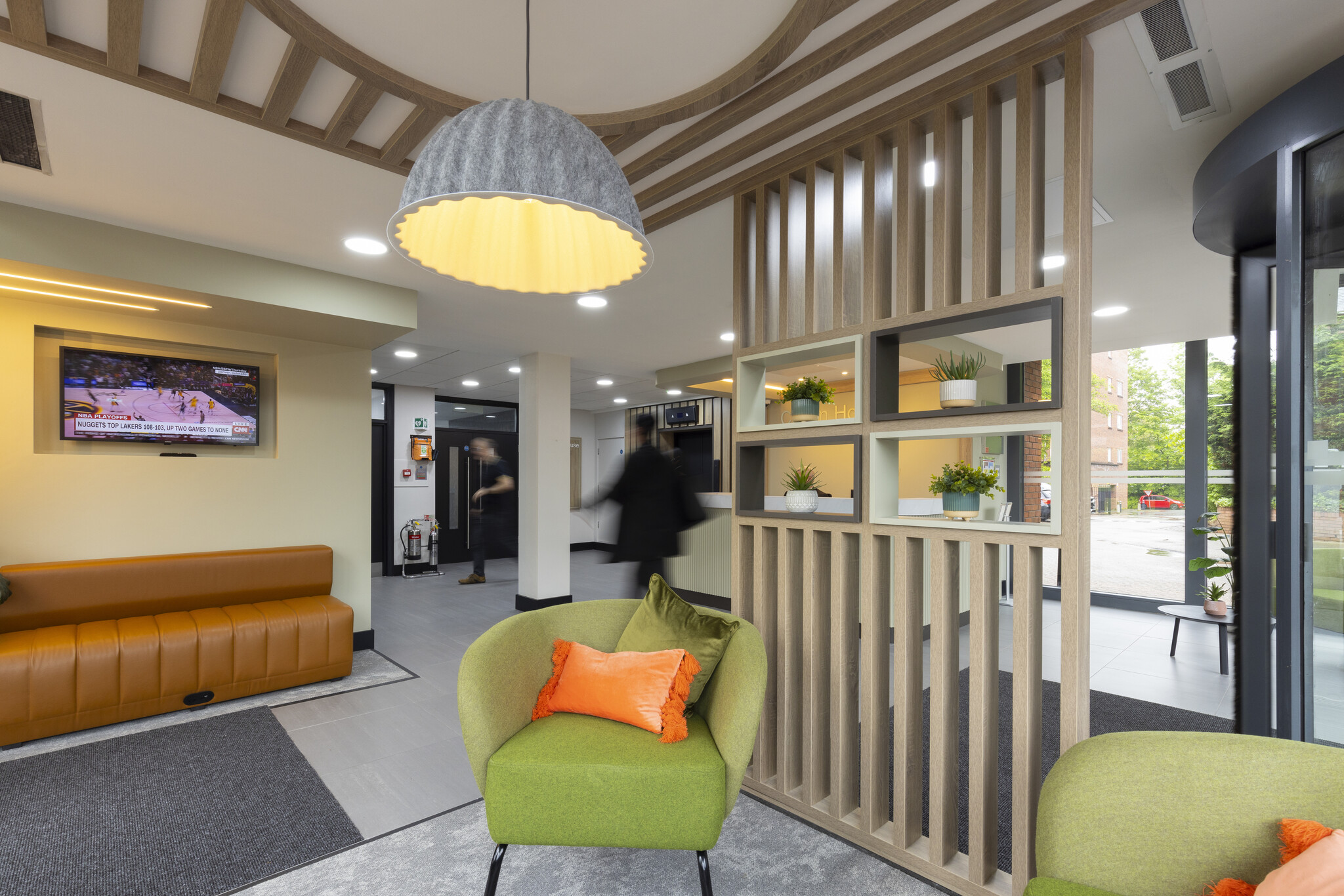 Manchester Rd, Wilmslow to rent Interior Photo- Image 1 of 12