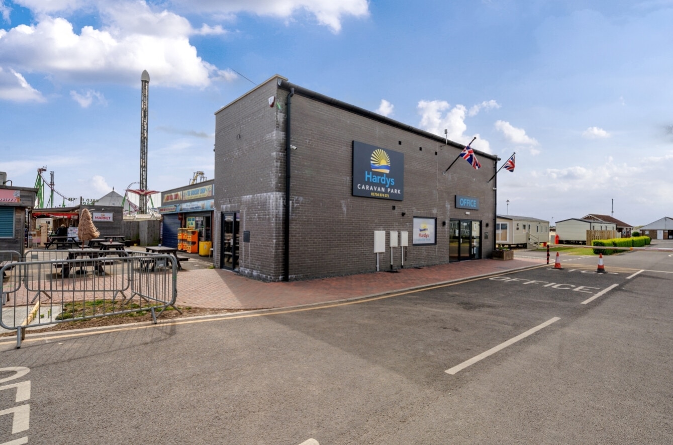 Sea Ln, Ingoldmells to rent Building Photo- Image 1 of 2