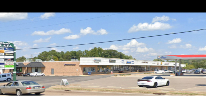 1047-1055 Mineral Wells Ave, Paris, TN for rent - Building Photo - Image 1 of 1