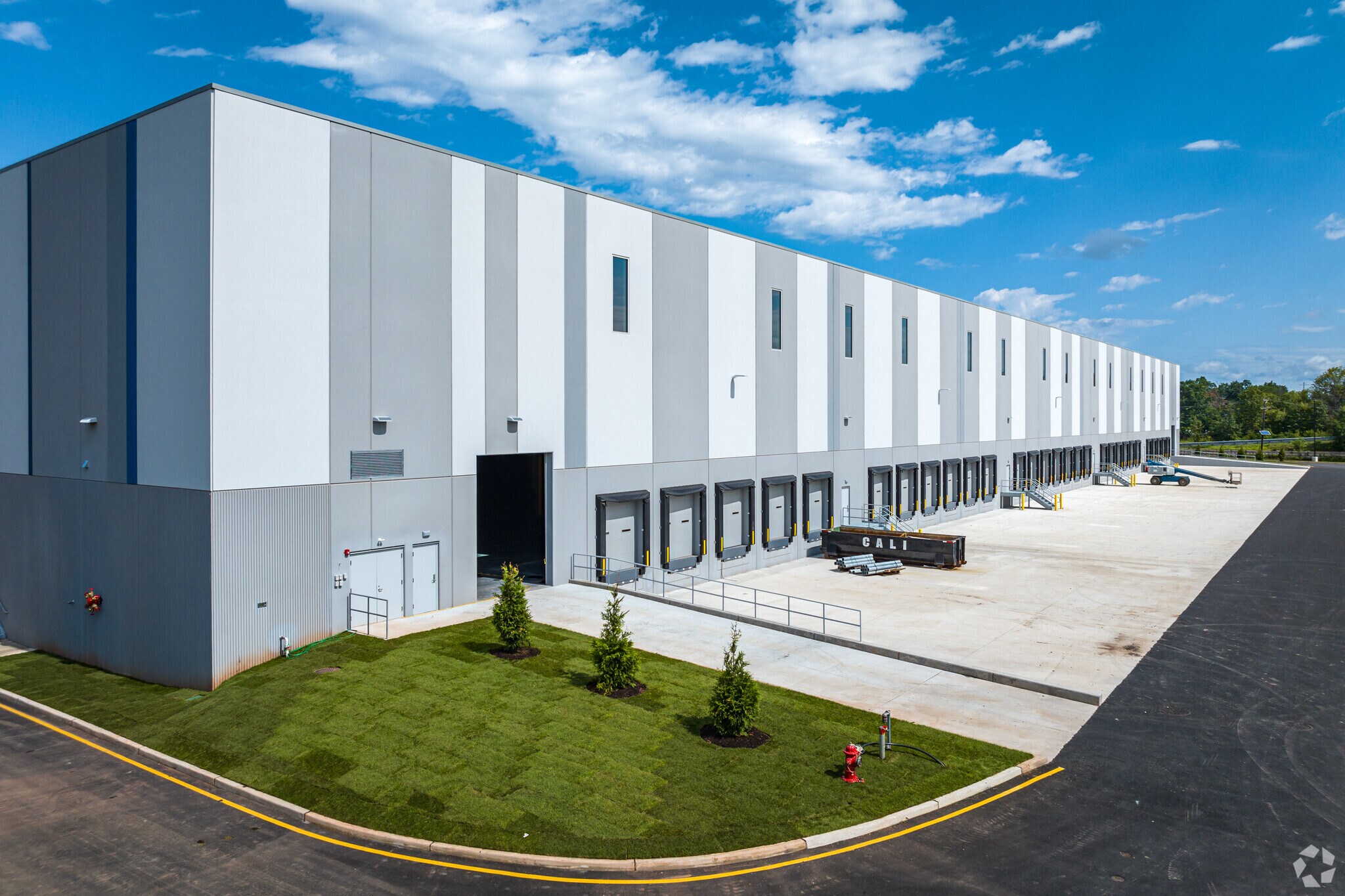 1980 U.S. Route 1, North Brunswick, NJ to rent Building Photo- Image 1 of 13