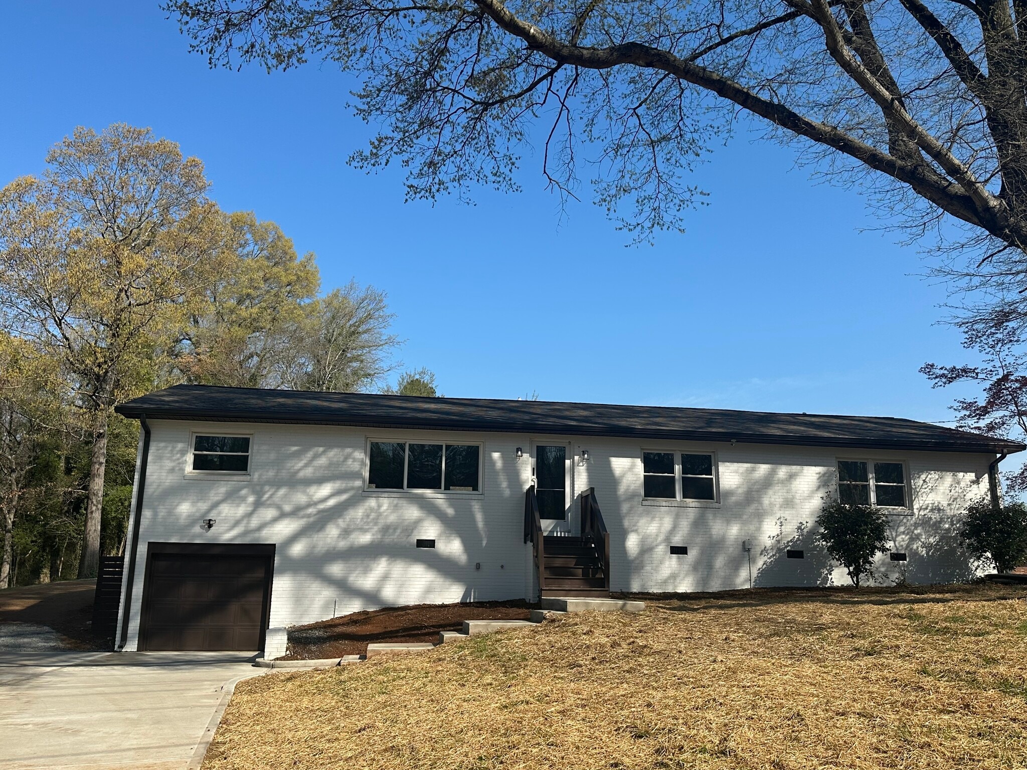 679 Oakridge Farm Hwy, Mooresville, NC to rent Primary Photo- Image 1 of 10