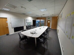 40 Greenbank Crescent, Aberdeen to rent Interior Photo- Image 2 of 4