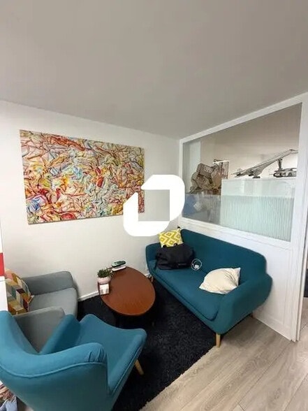 20-22 Place Charles De Gaulle, Saint-Germain-en-Laye to rent - Building Photo - Image 3 of 6