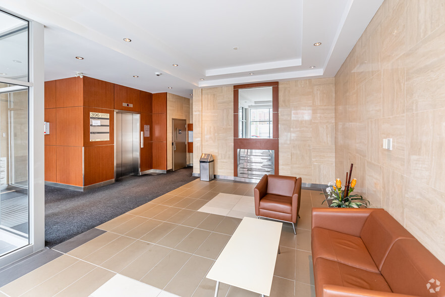 396 Cooper St, Ottawa, ON for rent - Lobby - Image 3 of 9