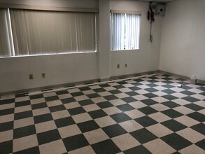 239 New Rd, Parsippany, NJ for rent Interior Photo- Image 1 of 2