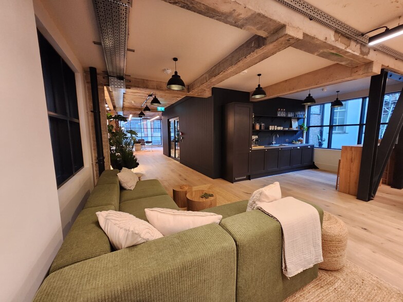 16 Mortimer St, London to rent - Building Photo - Image 3 of 19