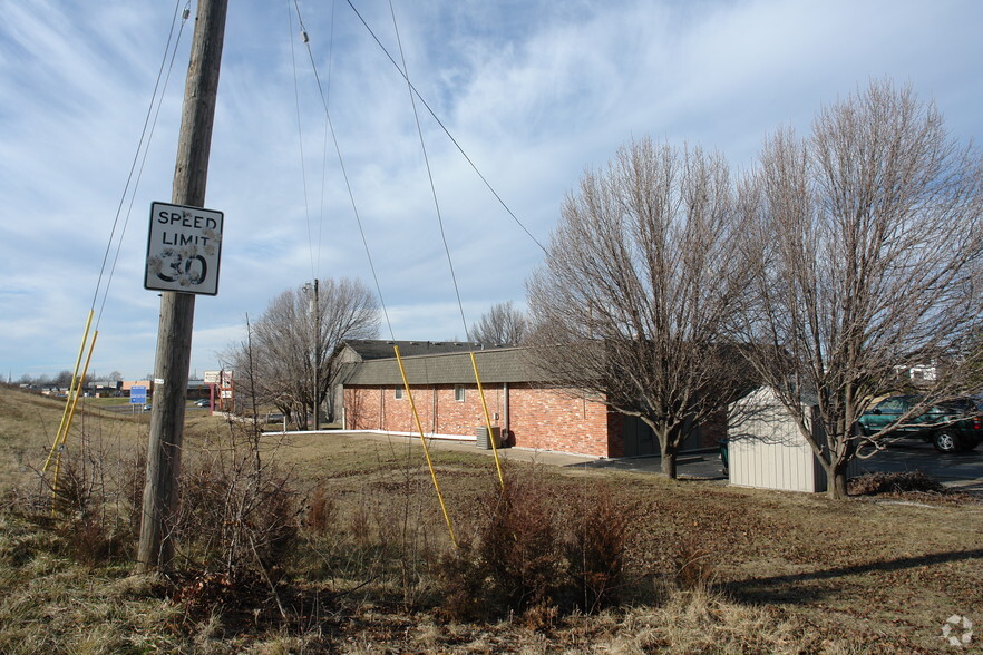 712 NW O'Brien Rd, Lees Summit, MO for sale - Building Photo - Image 2 of 3