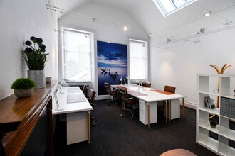 93 Constitution St, Edinburgh to rent Interior Photo- Image 2 of 20