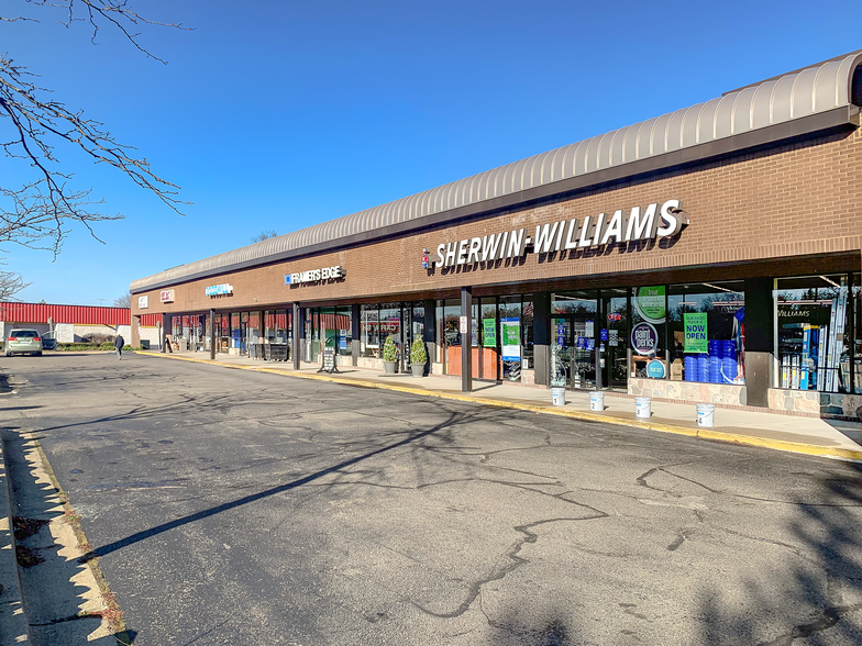 1850-1870 W Grand River Ave, Okemos, MI for rent - Building Photo - Image 1 of 3