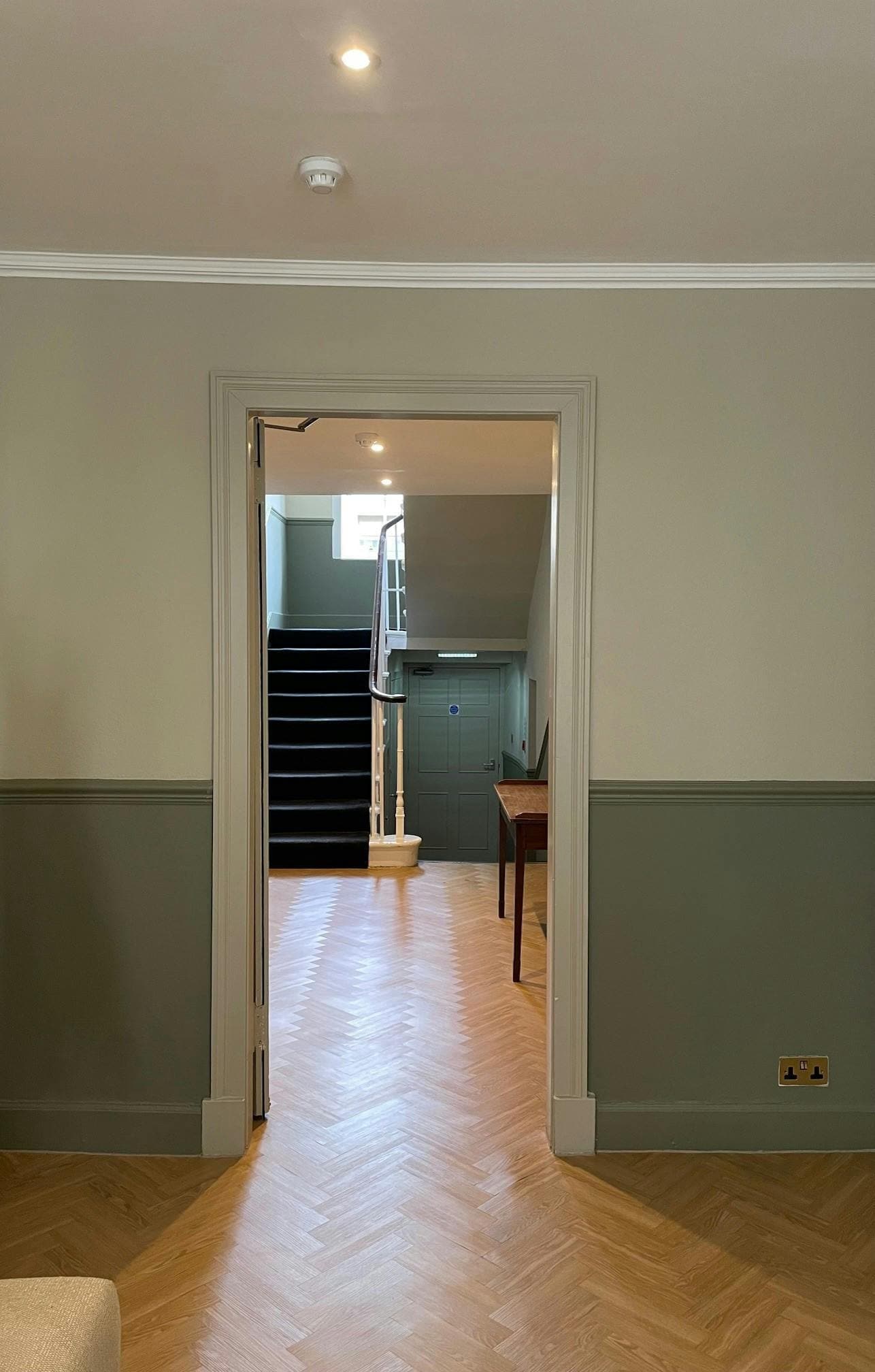 1 Hill St, Edinburgh to rent Building Photo- Image 1 of 6