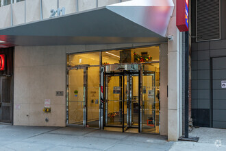 211 E 43rd St, New York, NY for rent Building Photo- Image 1 of 2