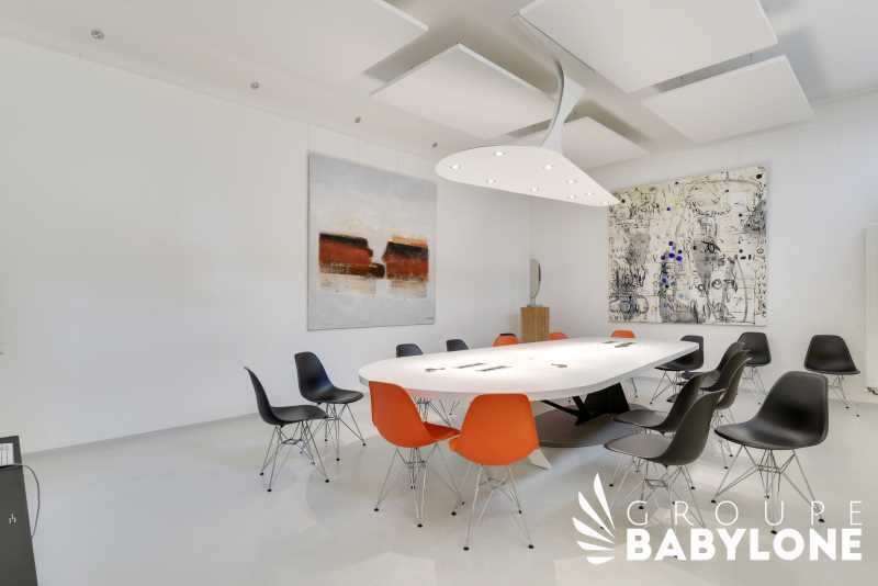 Office in Suresnes to rent - Interior Photo - Image 1 of 12