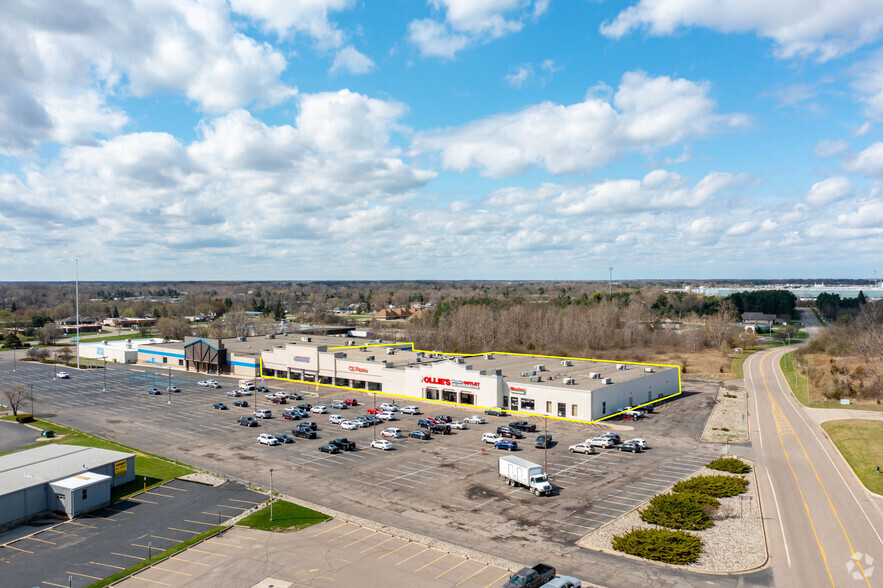 5038 Miller Rd, Flint, MI for sale - Aerial - Image 1 of 1