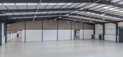 110 Burcott Rd, Bristol to rent Interior Photo- Image 2 of 6