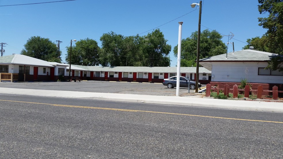 515 Cornell Ave, Lovelock, NV for sale - Building Photo - Image 2 of 7