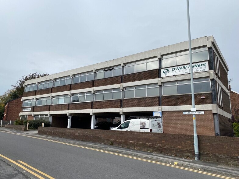 Chester Rd, Stockport for rent - Building Photo - Image 1 of 3