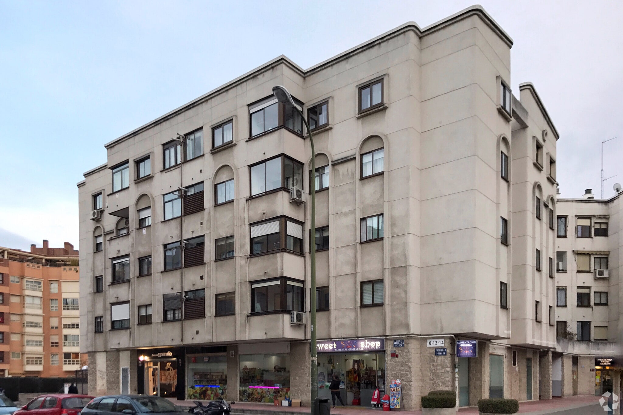 Retail in Madrid, Madrid to rent Primary Photo- Image 1 of 3