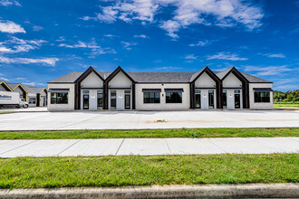 1325 Main St, Katy, TX for rent Building Photo- Image 1 of 32