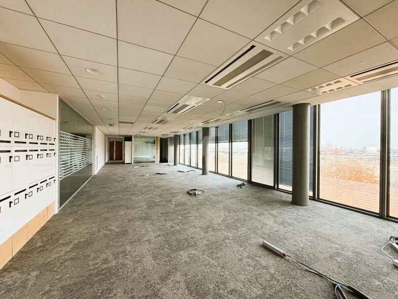 Office in Rungis to rent - Interior Photo - Image 2 of 9